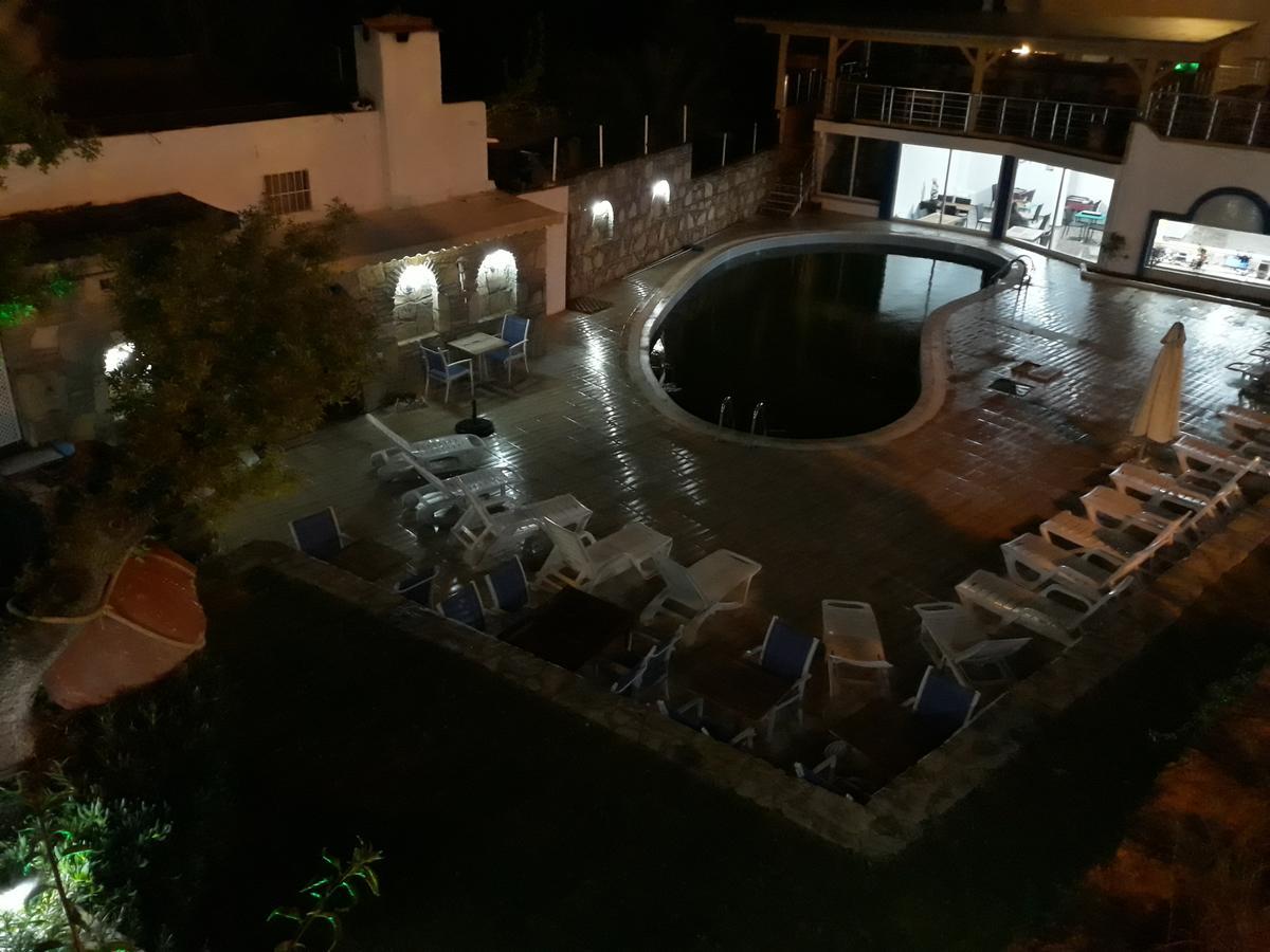 Mini Star Hotel Bitez Eksteriør billede
