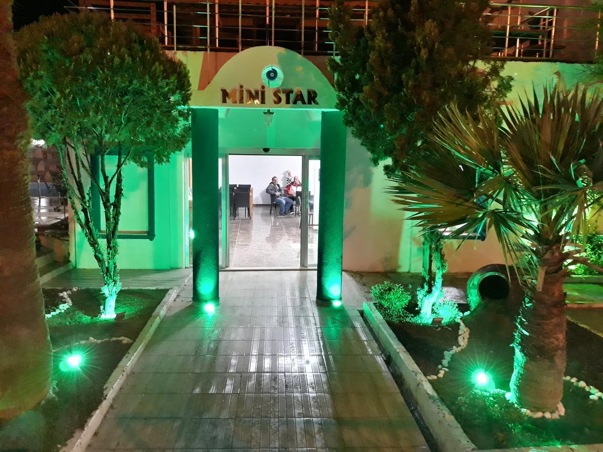 Mini Star Hotel Bitez Eksteriør billede
